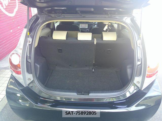 Toyota AQUA 2012-05 8098010-11