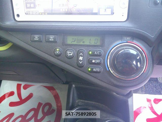 Toyota AQUA 2012-05 8098010-16