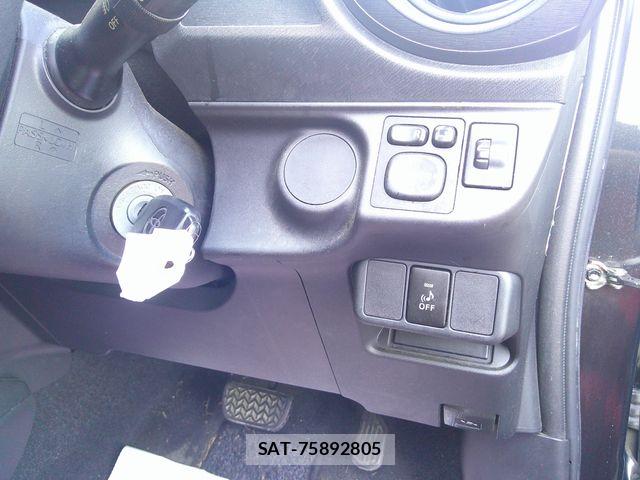 Toyota AQUA 2012-05 8098010-17