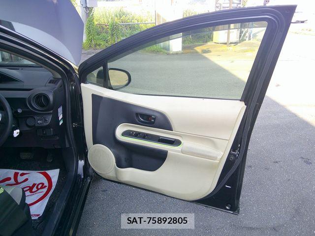 Toyota AQUA 2012-05 8098010-19