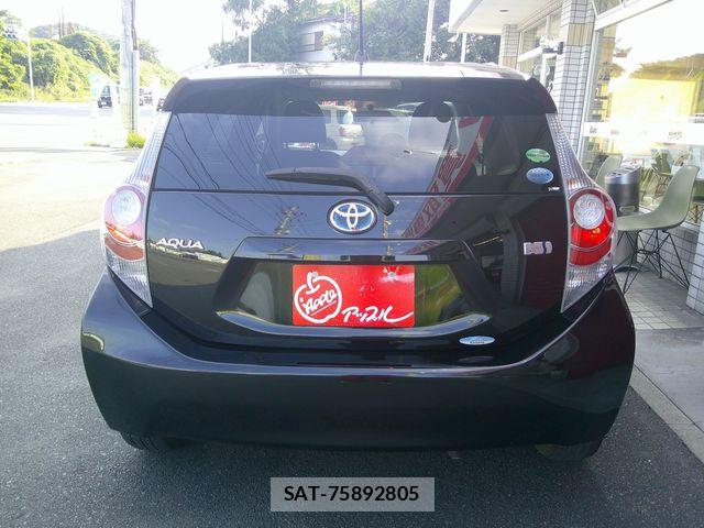 Toyota AQUA 2012-05 8098010-4