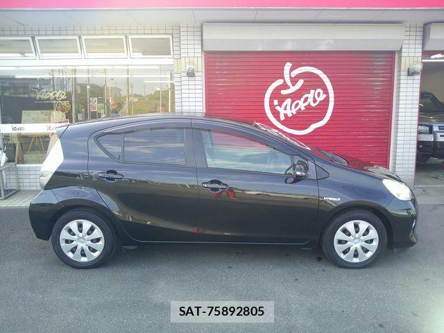 Toyota AQUA 2012-05 8098010-5