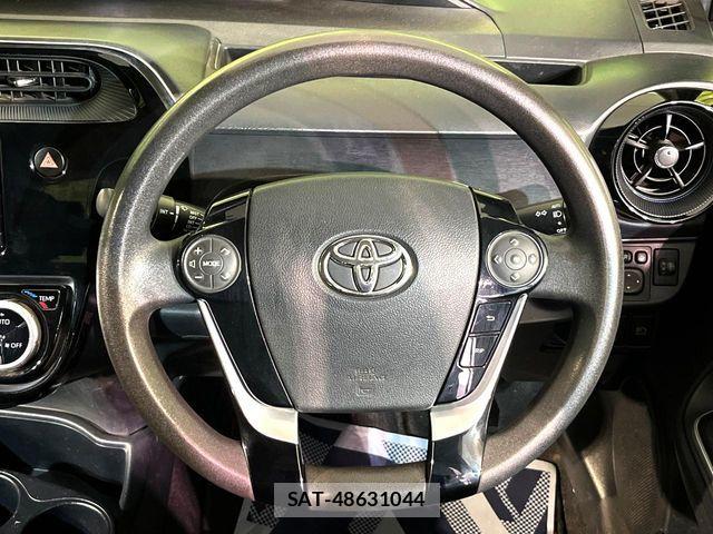 Toyota AQUA 2017-12 8097980-10