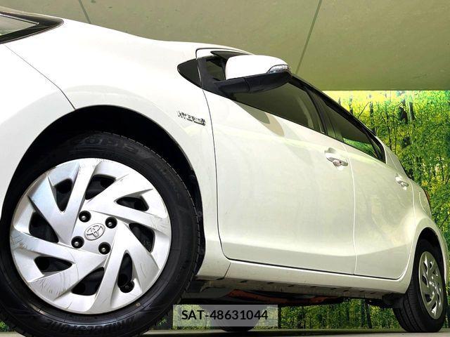 Toyota AQUA 2017-12 8097980-12