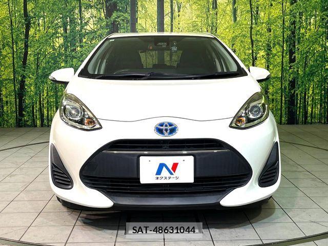 Toyota AQUA 2017-12 8097980-13