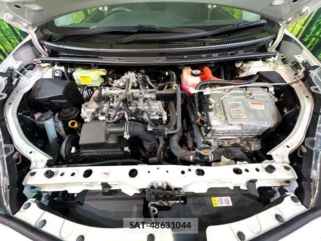 Toyota AQUA 2017-12 8097980-17