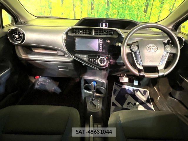 Toyota AQUA 2017-12 8097980-1