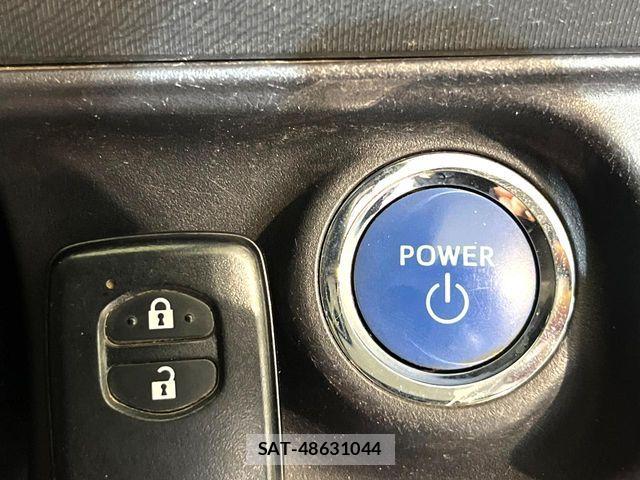 Toyota AQUA 2017-12 8097980-6