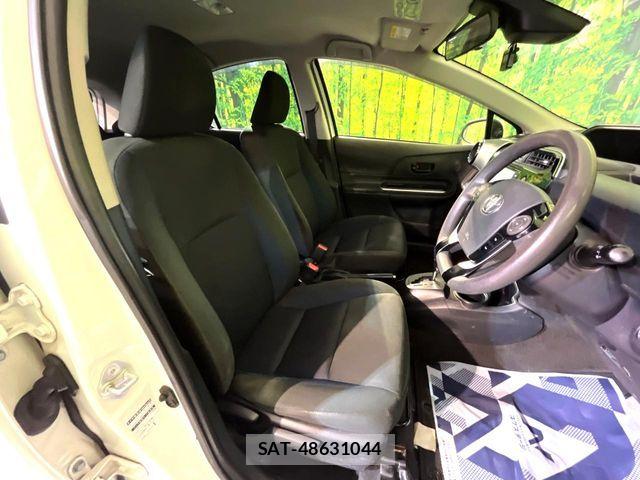 Toyota AQUA 2017-12 8097980-7