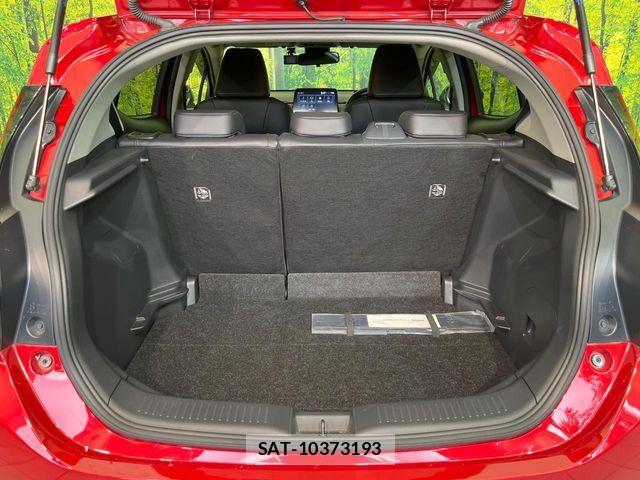 Toyota AQUA 2021-07 8097959-9
