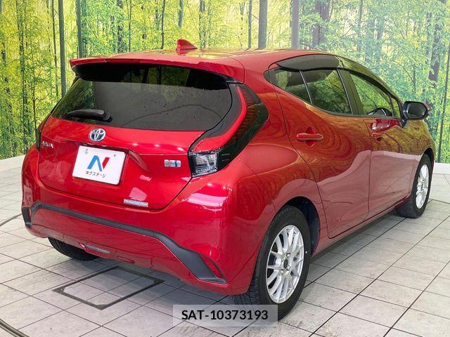 Toyota AQUA 2021-07 8097959-16