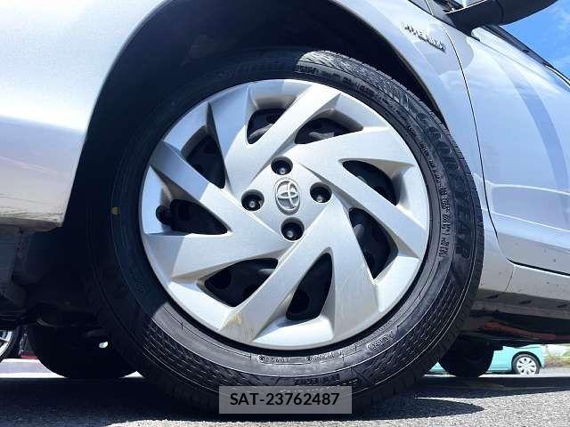 Toyota AQUA 2015-07 8097979-3