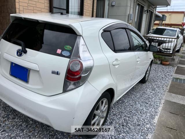 Toyota AQUA 2012-03 8098009-3