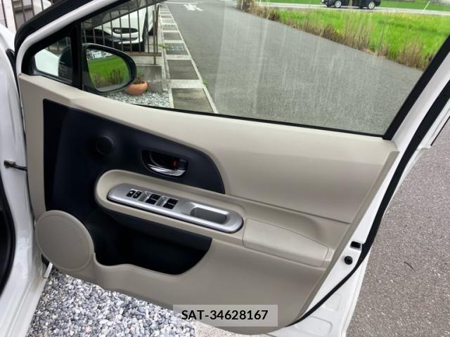 Toyota AQUA 2012-03 8098009-8