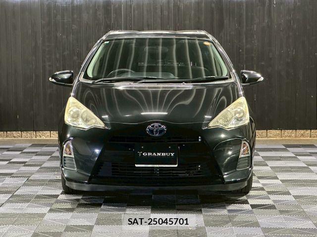 Toyota AQUA 2012-11 8097989-10
