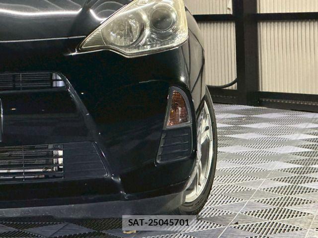 Toyota AQUA 2012-11 8097989-18