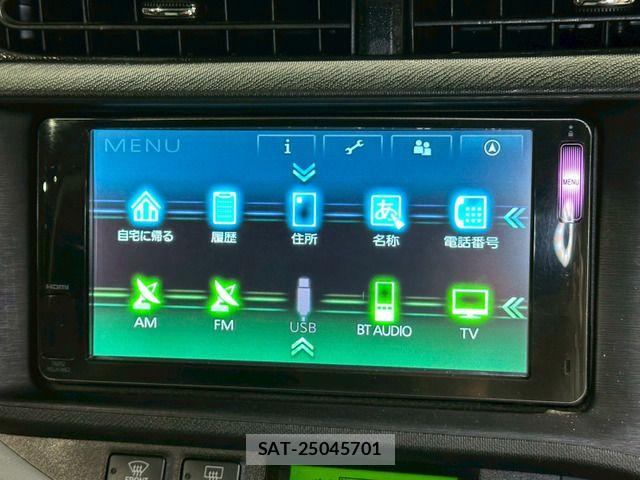 Toyota AQUA 2012-11 8097989-1