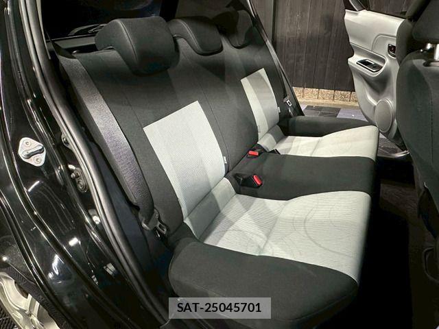 Toyota AQUA 2012-11 8097989-6