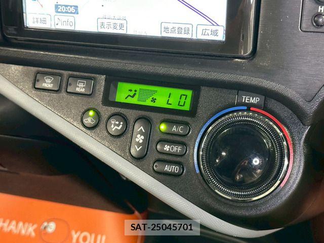 Toyota AQUA 2012-11 8097989-7