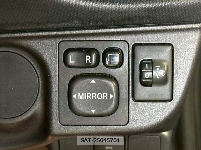 Toyota AQUA 2012-11 8097989-8