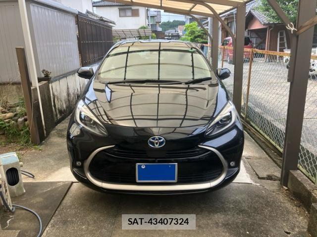 Toyota AQUA 2021-09 8097974-0