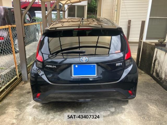 Toyota AQUA 2021-09 8097974-9