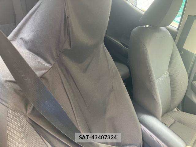 Toyota AQUA 2021-09 8097974-13