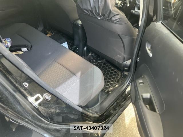Toyota AQUA 2021-09 8097974-14