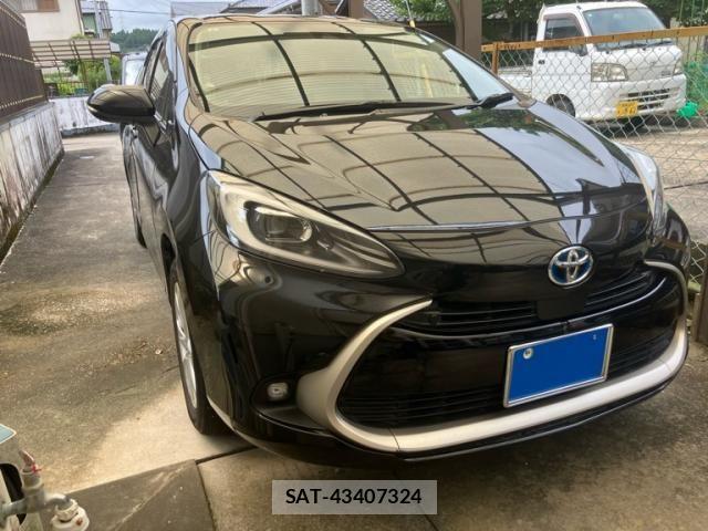 Toyota AQUA 2021-09 8097974-2