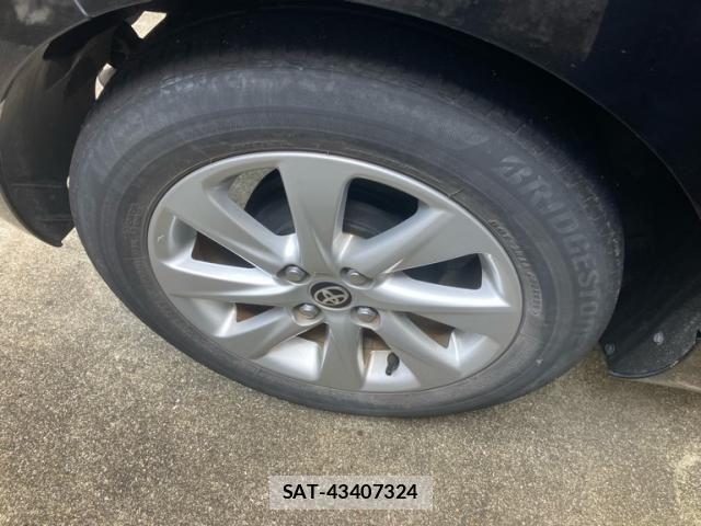 Toyota AQUA 2021-09 8097974-4