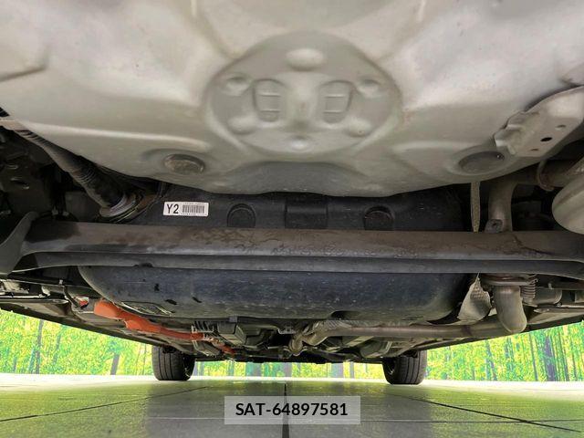 Toyota AQUA 2019-09 8097967-18