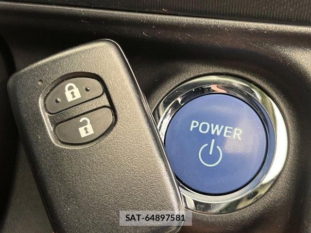 Toyota AQUA 2019-09 8097967-6