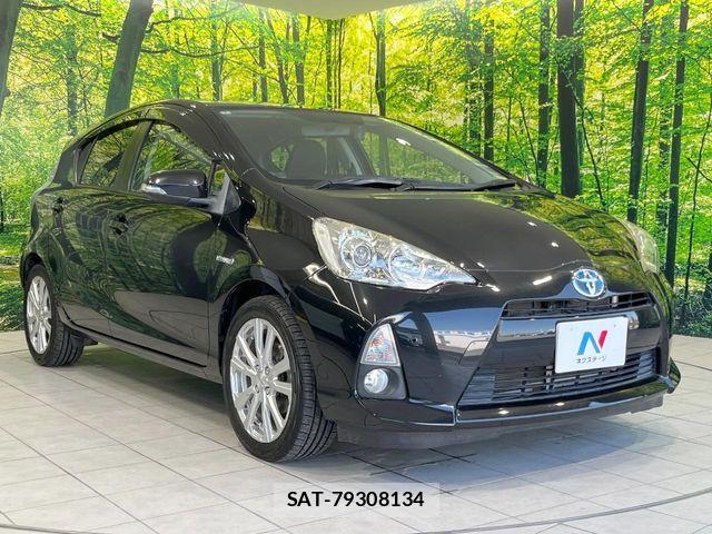 Toyota AQUA 2014-03 8097986-15