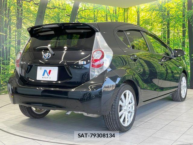 Toyota AQUA 2014-03 8097986-16