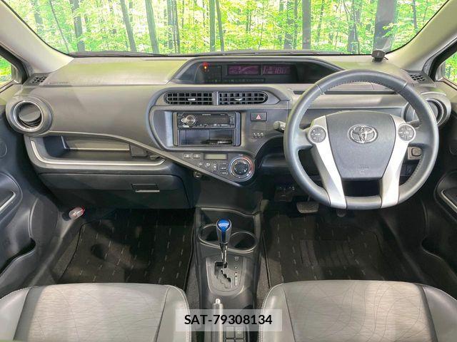 Toyota AQUA 2014-03 8097986-1