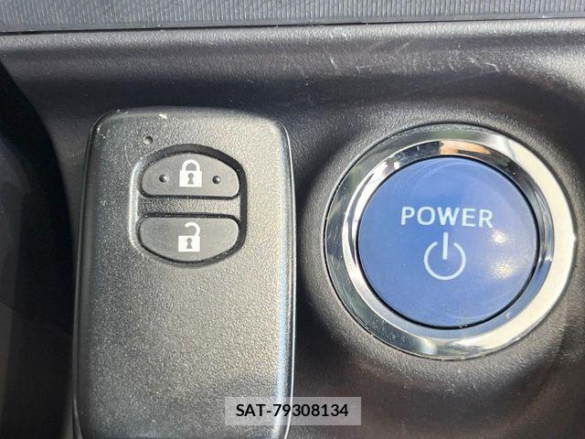 Toyota AQUA 2014-03 8097986-5