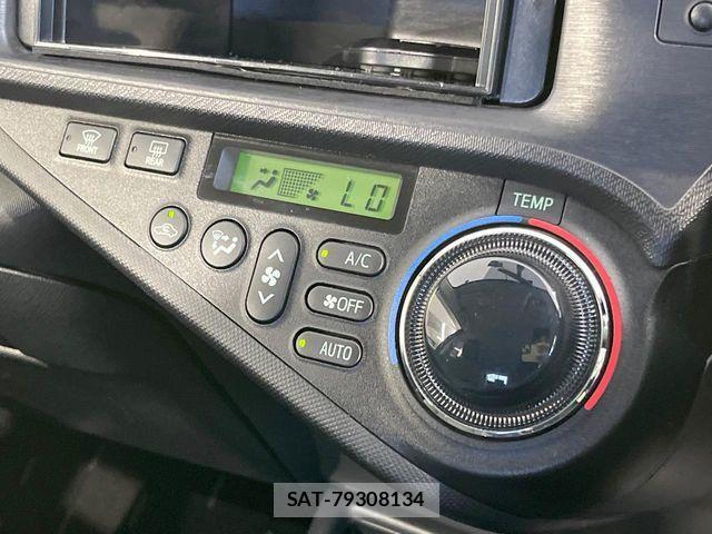 Toyota AQUA 2014-03 8097986-6