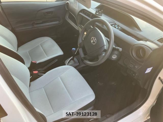 Toyota AQUA 2016-11 8097997-10