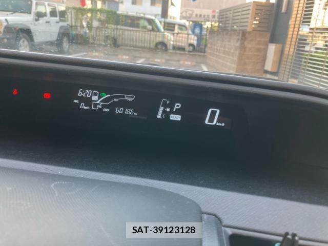 Toyota AQUA 2016-11 8097997-16