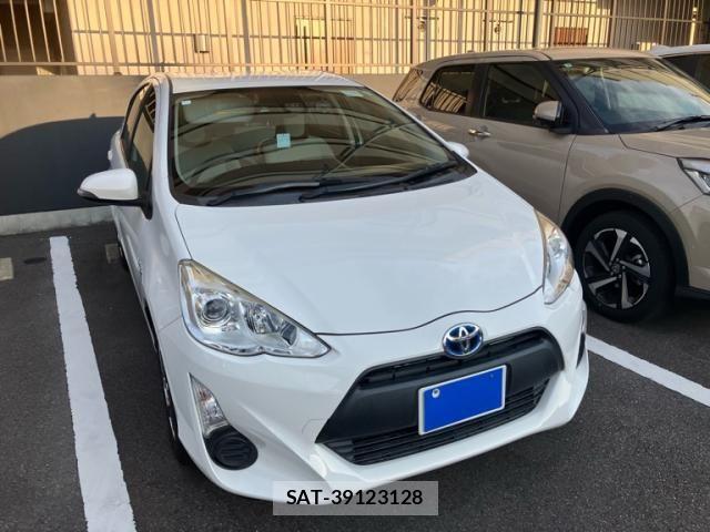 Toyota AQUA 2016-11 8097997-1