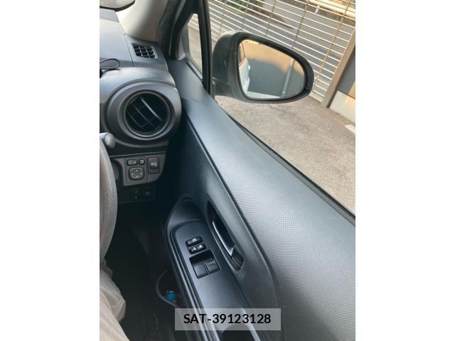Toyota AQUA 2016-11 8097997-20