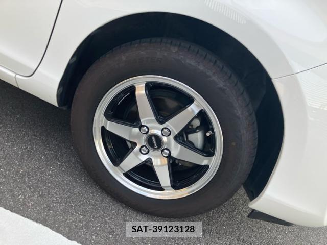 Toyota AQUA 2016-11 8097997-2