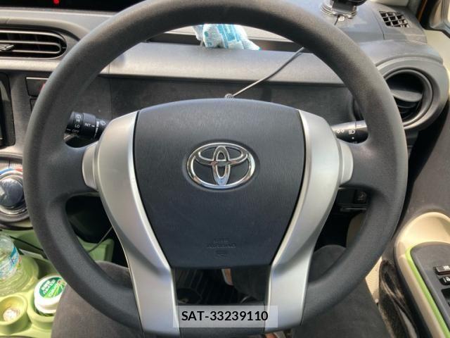 Toyota AQUA 2012-12 8098008-16