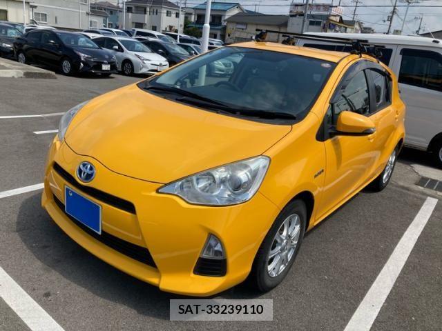 Toyota AQUA 2012-12 8098008-1