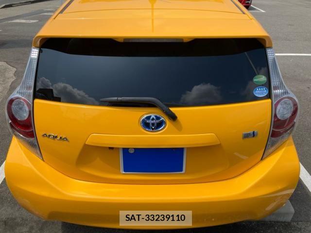 Toyota AQUA 2012-12 8098008-3