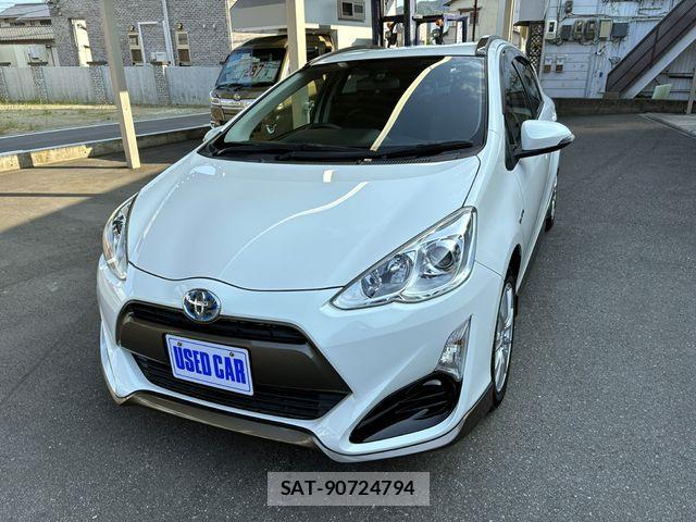 Toyota AQUA 2015-08 8097975-0
