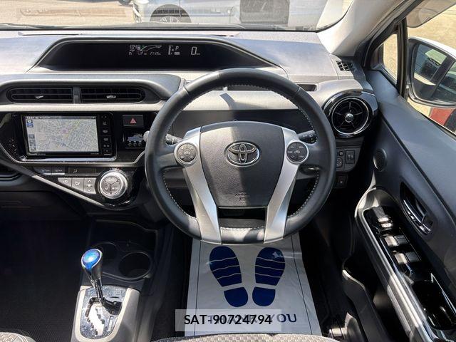 Toyota AQUA 2015-08 8097975-9