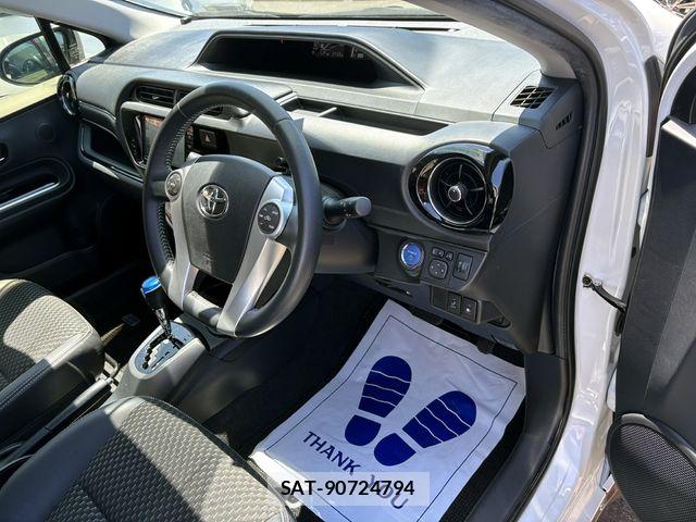 Toyota AQUA 2015-08 8097975-11