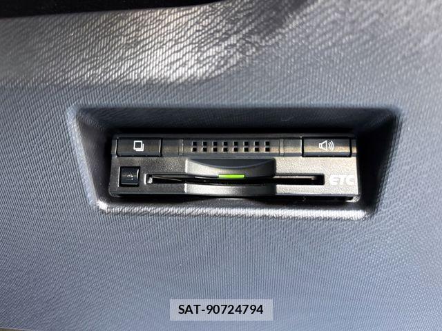 Toyota AQUA 2015-08 8097975-17
