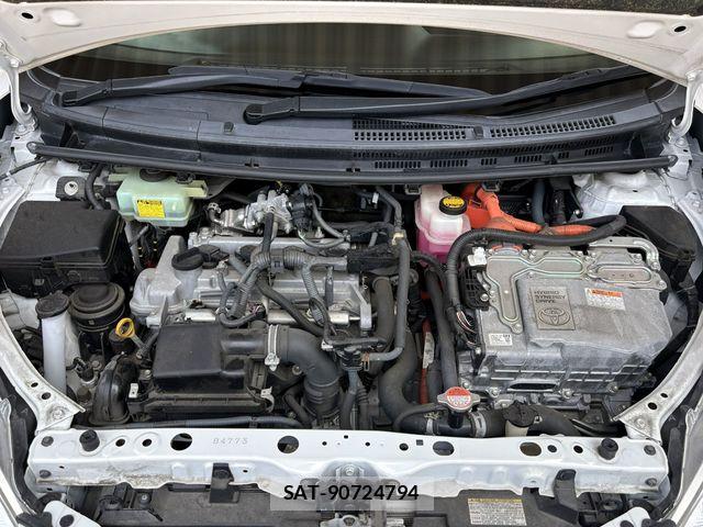 Toyota AQUA 2015-08 8097975-22